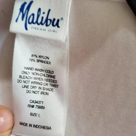 Malibu Dream Girl Bikini in Abstract Geo Print - Picture 7 of 8